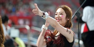 【波多野结衣】「啦啦隊長」性感熱舞登場，Ｍ字腿威力好猛！「觀眾視角」福利嗨爆全場！【大发体育】