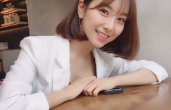 【波多野结衣】正妹空姐「高校制服照美翻」，「隱藏版的曲線」讓人好心動！【大发体育】