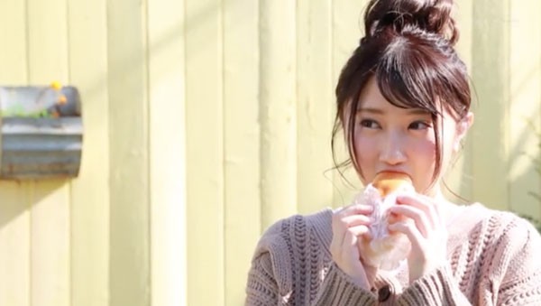KMHR-059 ：麵包店打工的大学生 森本つぐみ(森本亚美)长得漂亮又是青春的肉体！