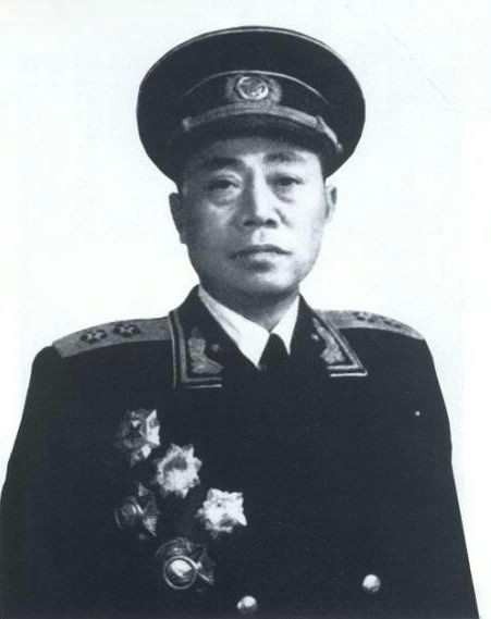回国后任华东军区海军司令员，死因成谜毛泽东是陶勇的保皇派