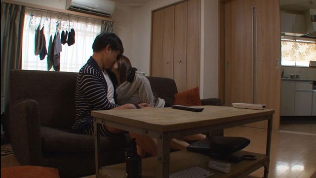 XVSR-466 ：新婚人妻友田彩也香偷情前男友在客厅重温激情！