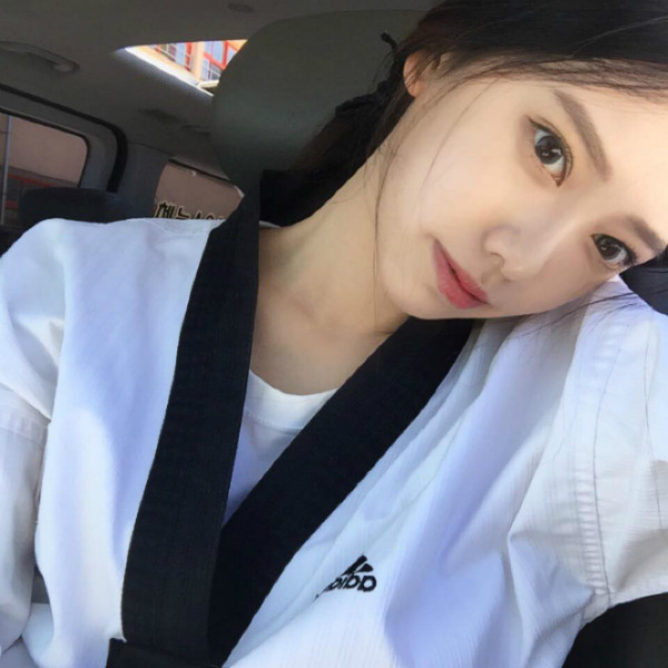 超正！跆拳道女神「白嫩蟻腰」讓網友甘願被打趴在地！