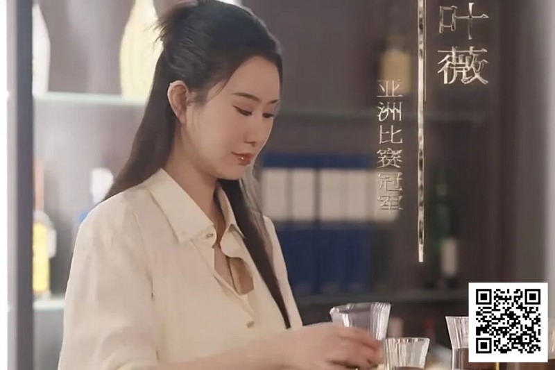 【EV扑克】告别赌神式浮夸,张晨旭携手《女王归来》展现扑克的真实与优雅,抖音红果同步上线