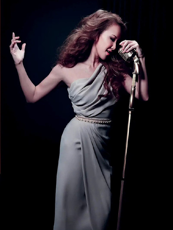 歌手李玟 网友新手机号可登入李玟网易云音乐账号 官方回应