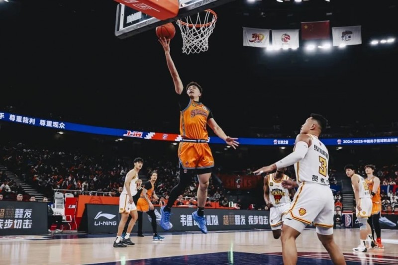 篮球联赛季后赛关键场次赛事预测及球队实力对比