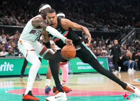 迈博体育 文班亚马17+11卡斯尔20分 马刺擒太阳7连胜